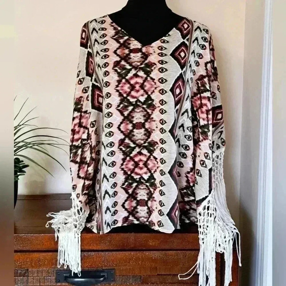 ❤️ Vero Moda Crochet Fringe Print V-neck Top Poncho Size small/medium - Picture 1 of 13